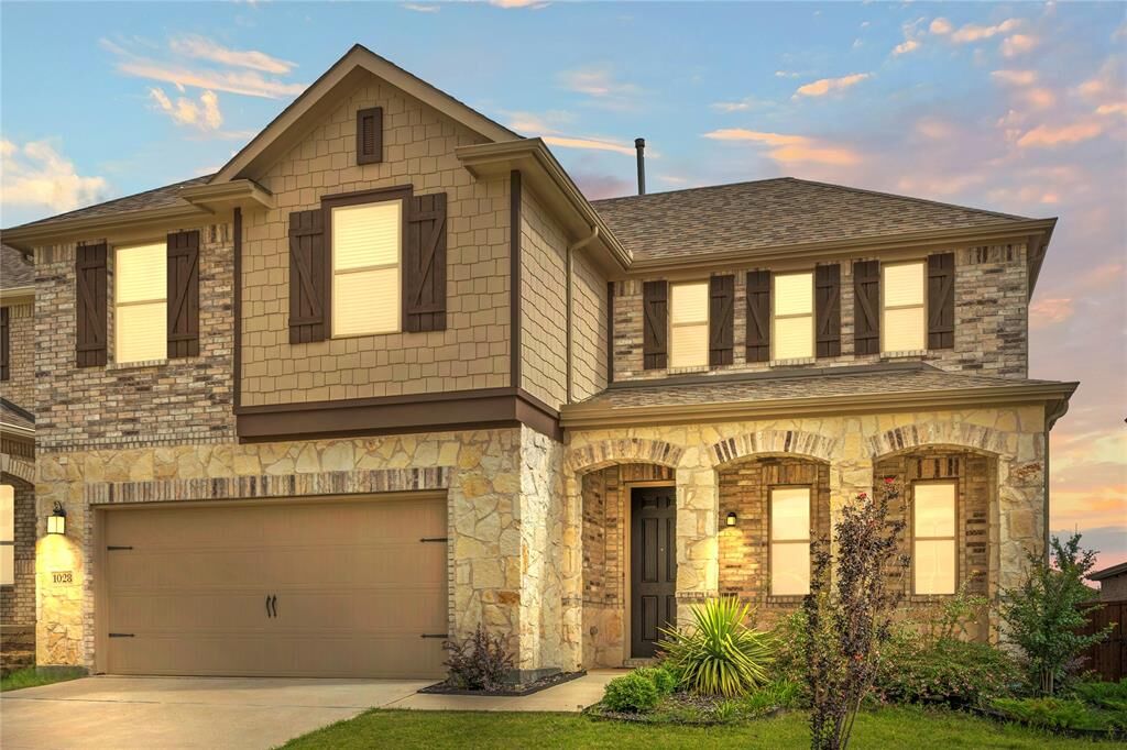 Property Photo: 1028 West Drive TX 76227