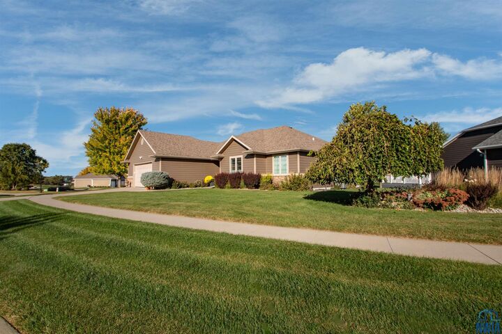 Property Photo: 6413 Mickelson Street IA 51106