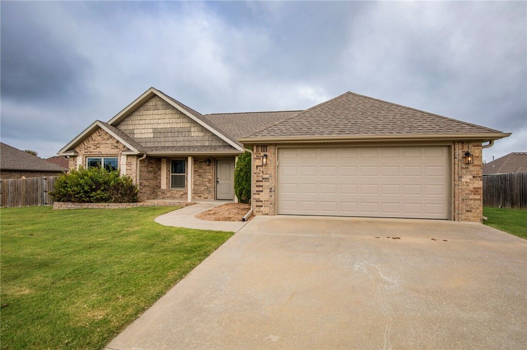 Property Photo:  816 Custer Street  AR 72753 