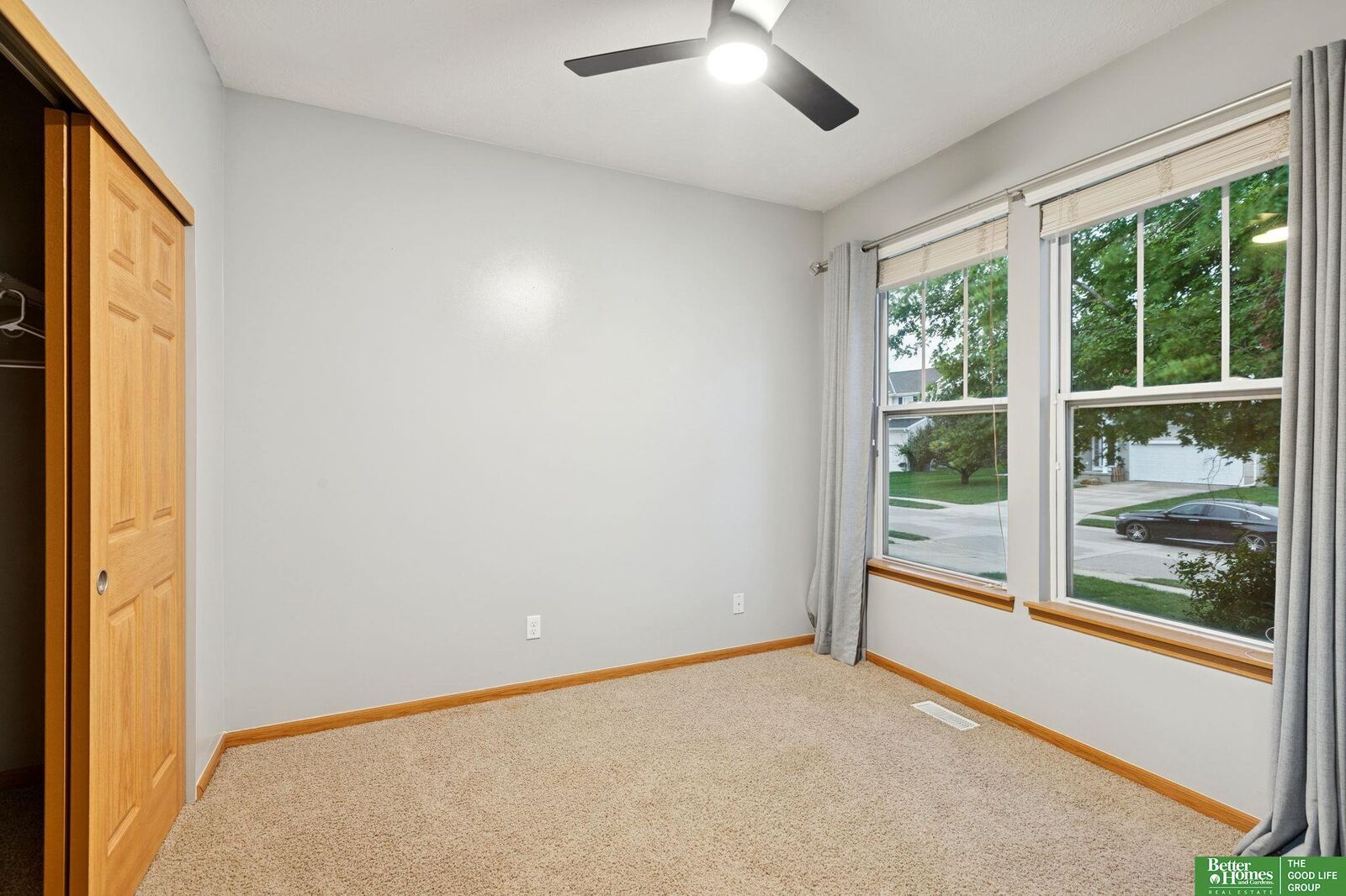 Property Photo: 10614 Craig Street NE 68122