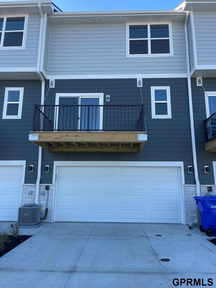 Property Photo: 4613 Leawood Court NE 68133