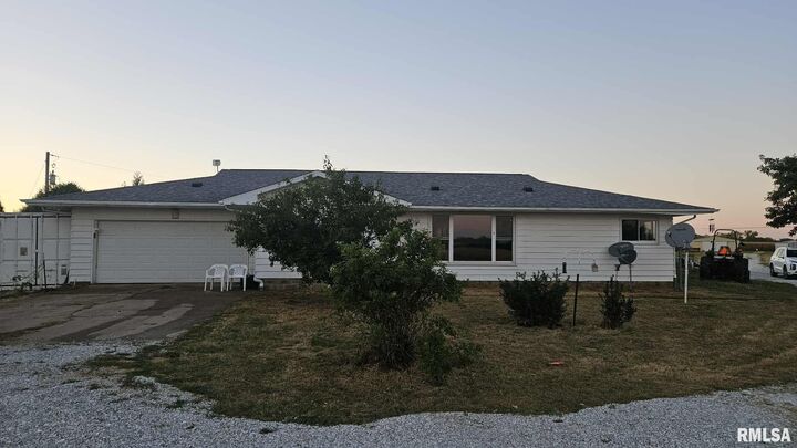 11283 E Il Hwy 9  Ellisville IL 61431 photo
