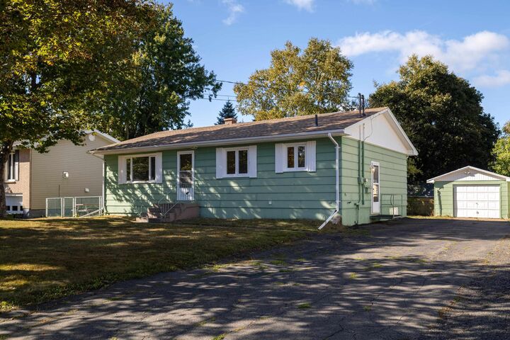 7 Hunt Avenue  Charlottetown PE C1A 2Z6 photo