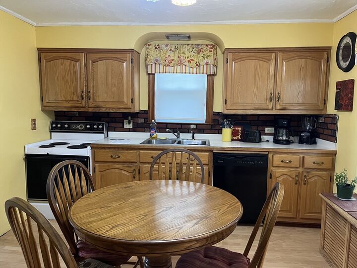 Property Photo: 305 Harrington Way 1 MA 01604