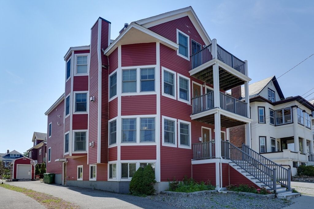 Property Photo:  18 Clyde Road 1  MA 02472 