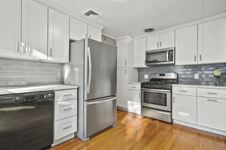 Property Photo:  105 Commonwealth Road  MA 01904 
