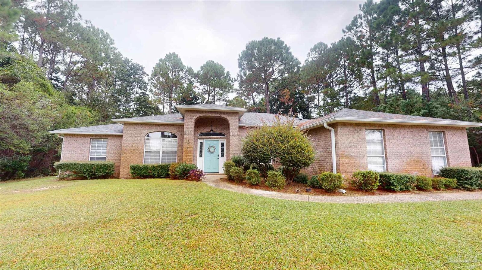 Property Photo: 7412 Woodmont Rd FL 32566