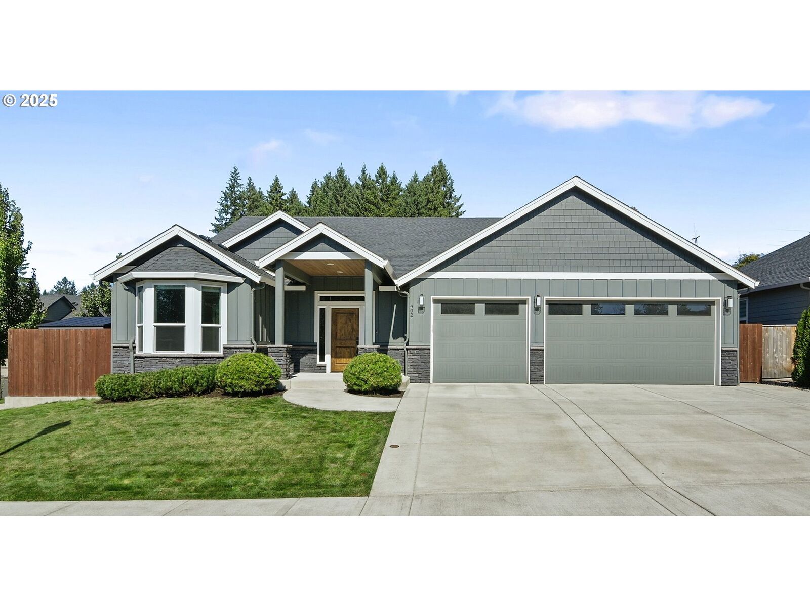Property Photo: 402 NE 29th St WA 98604