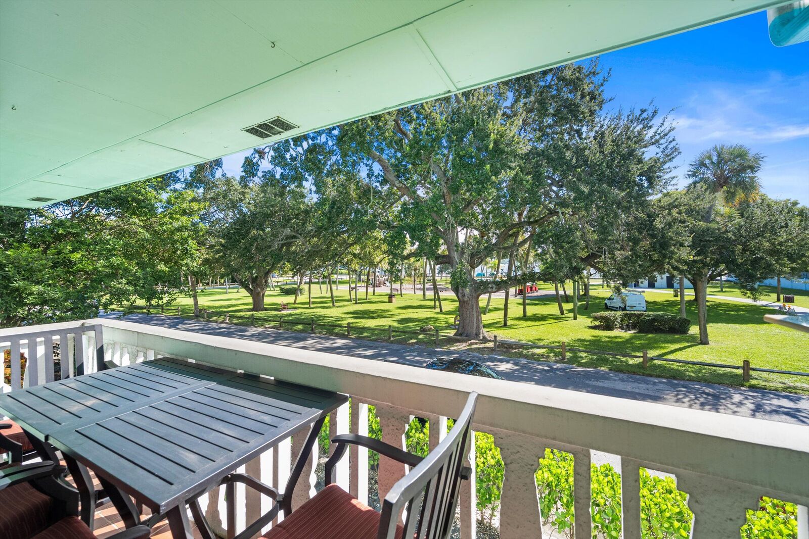 Property Photo: 421 S Lakeside Drive 7 FL 33460