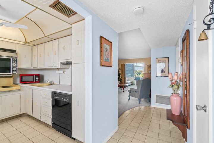 Property Photo:  2615 NE 3rd Court 308  FL 33435 
