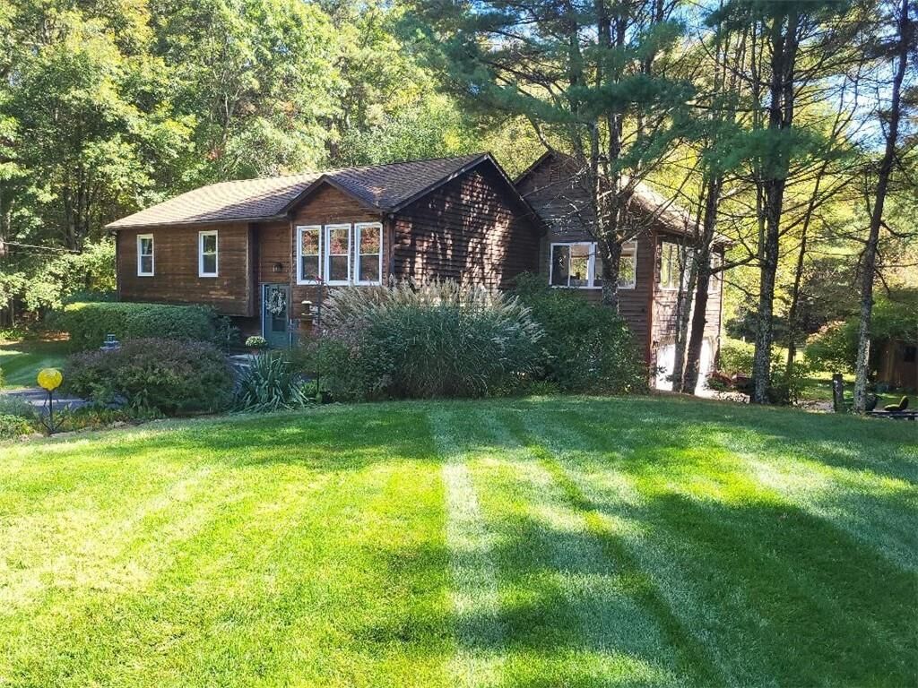 Property Photo:  6 Tall Timbers Drive  RI 02832 