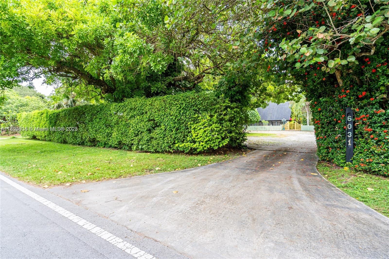 Property Photo: 6031 SW 82nd Ave FL 33143