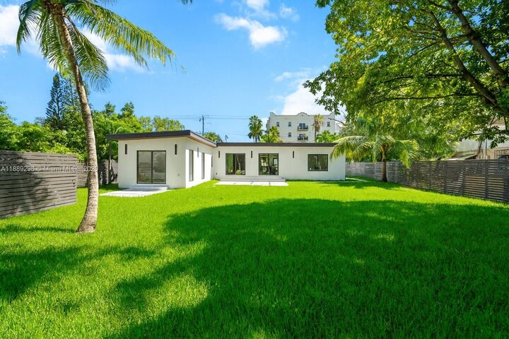Property Photo:  2530 SW 19th Ave  FL 33133 