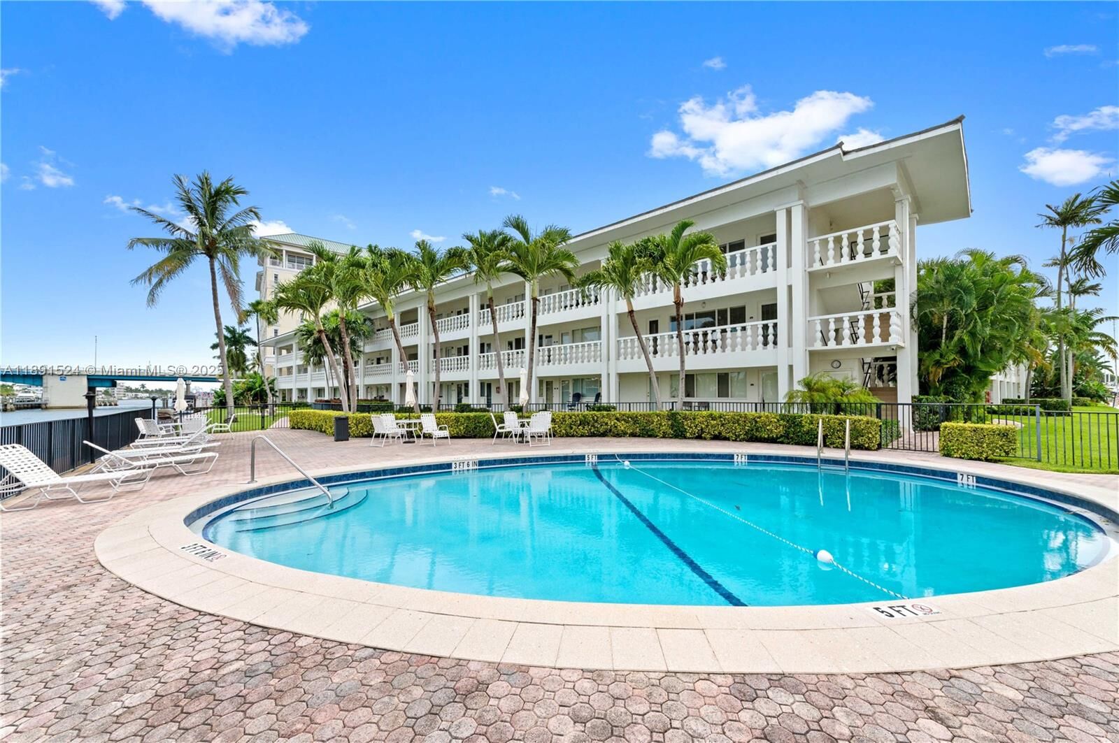 Property Photo:  2881 NE 32nd St 221  FL 33306 