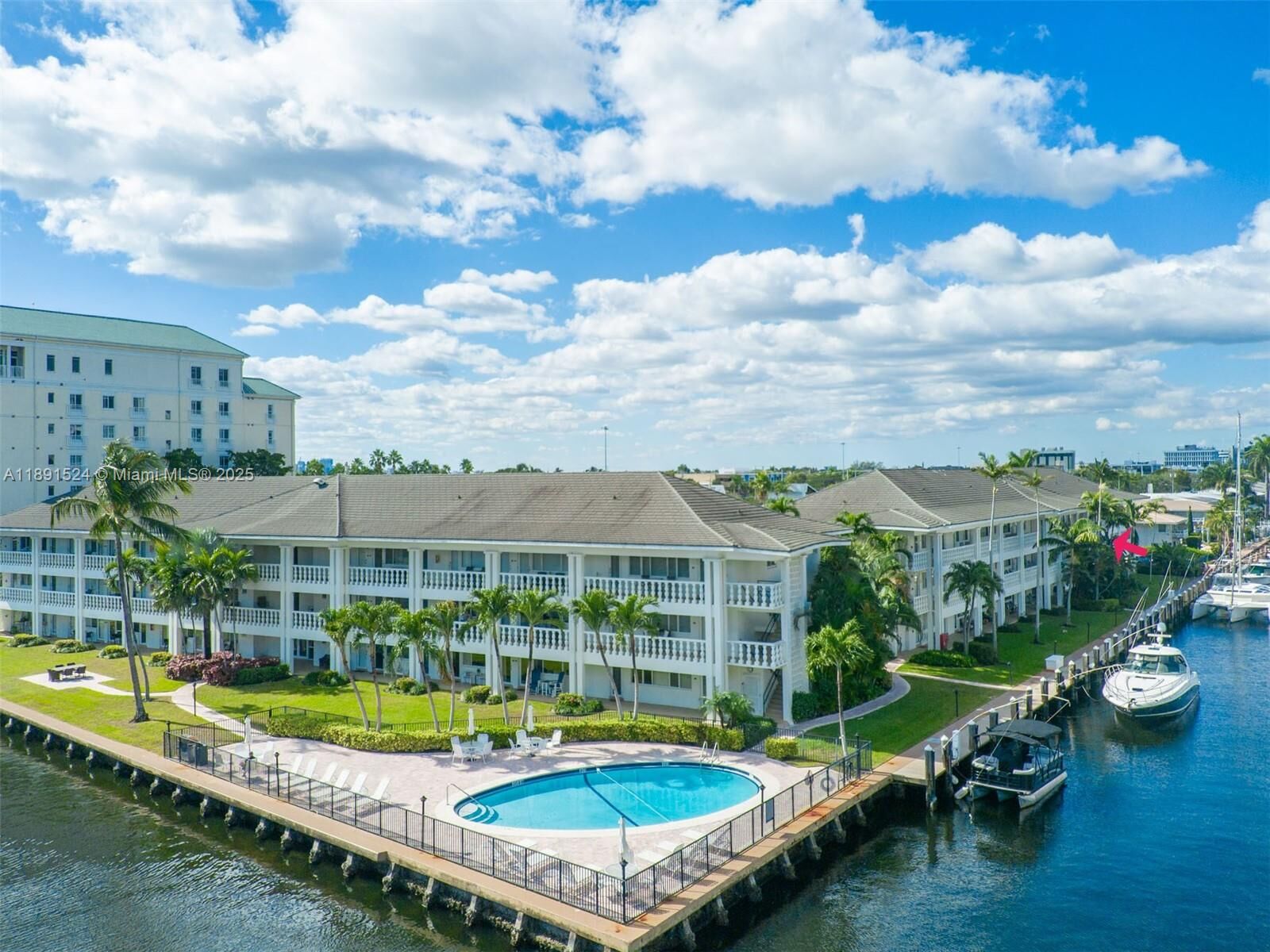 Property Photo: 2881 NE 32nd St 221 FL 33306