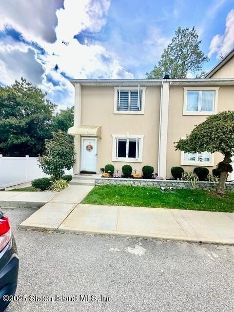 Property Photo: 966 Clove Road A NY 10301