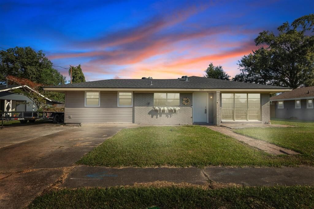 Property Photo: 1002 Maria Drive LA 70663