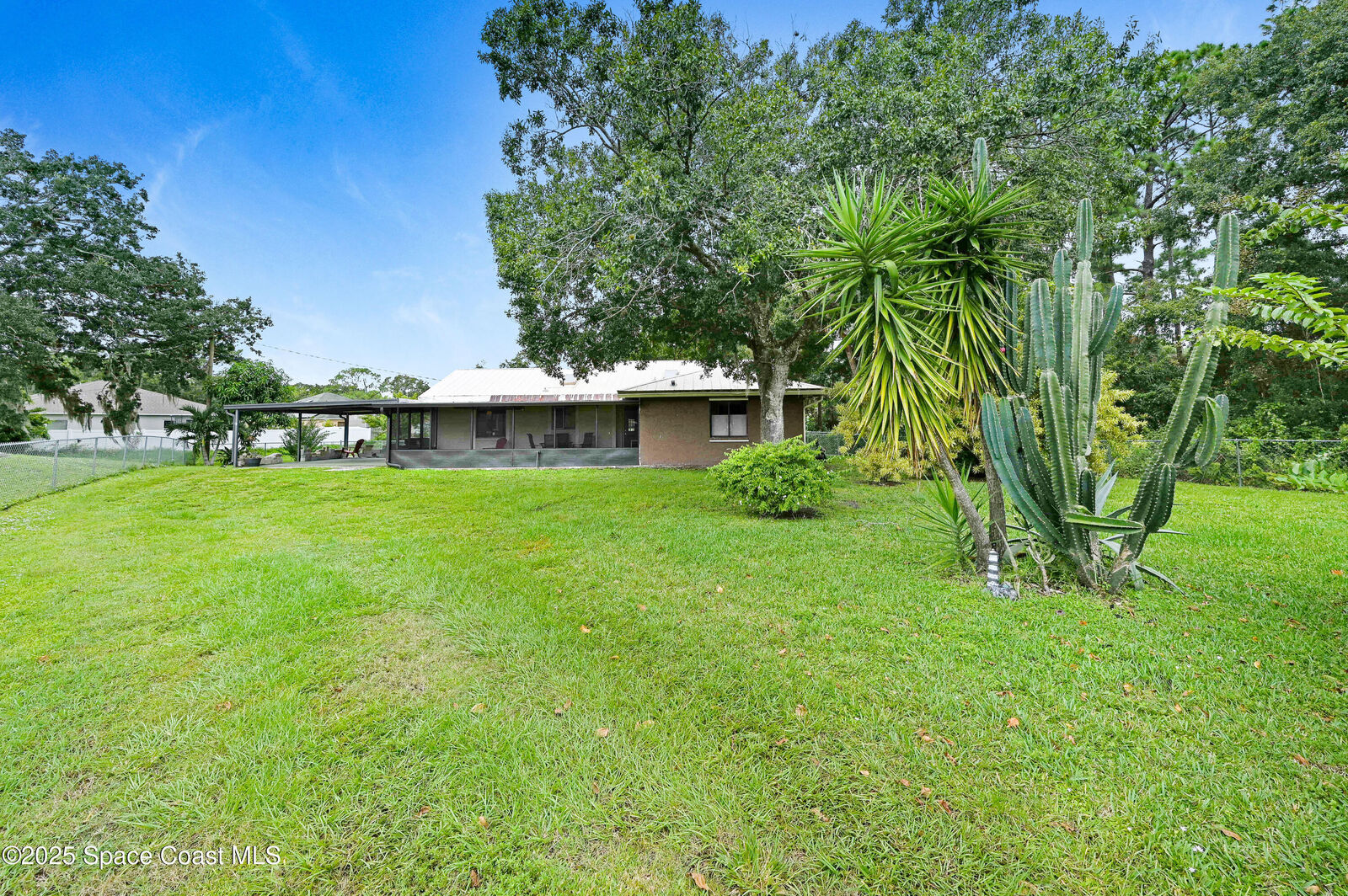 Property Photo:  1078 Grapefruit Road SE  FL 32909