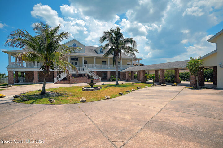 Property Photo: 6285 N Highway 1 FL 32940