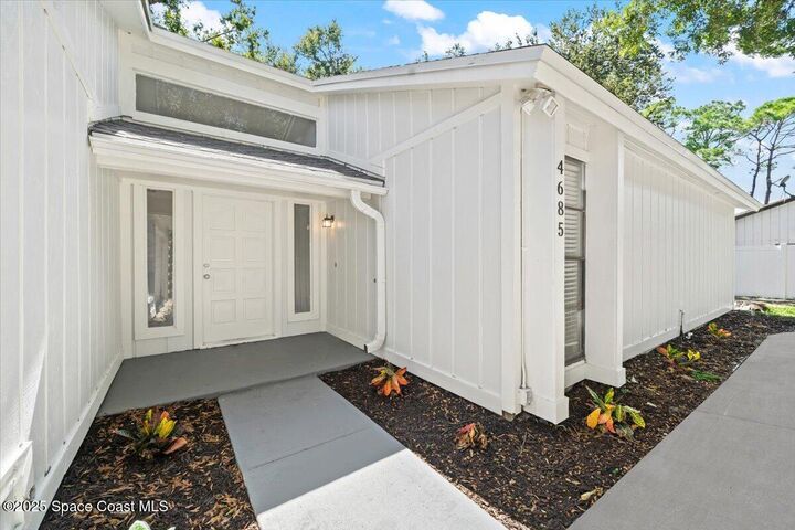 Property Photo:  4685 Longbow Drive  FL 32796 