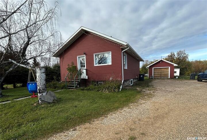 Property Photo: 102 2nd Avenue N SK S0A 2H0