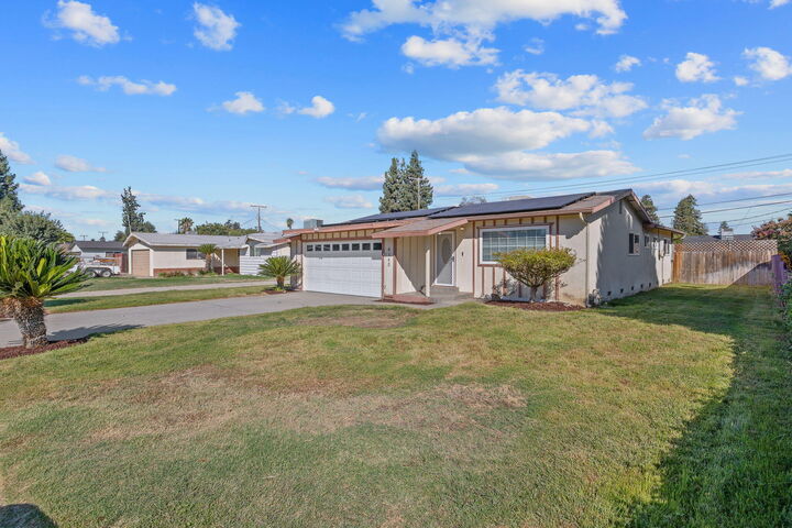 Property Photo:  4140 W School Avenue  CA 93291 
