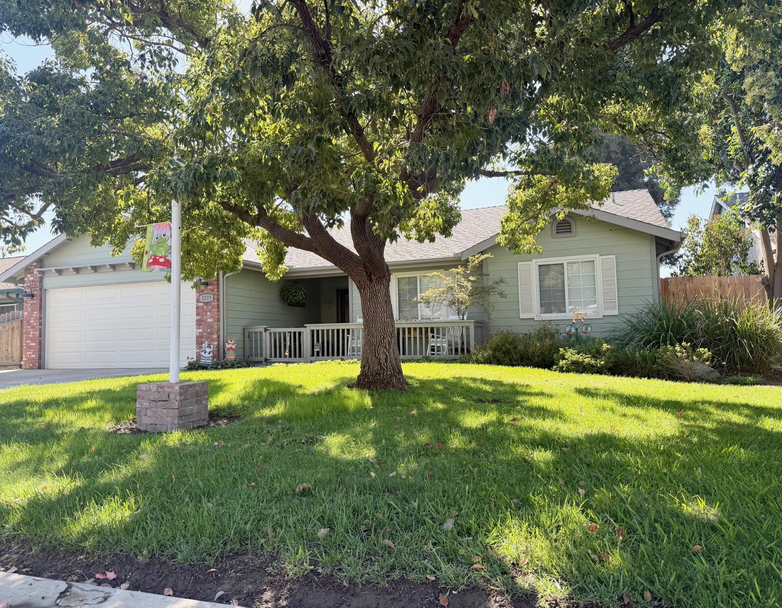 Property Photo:  3229 W Loyola Avenue  CA 93277 