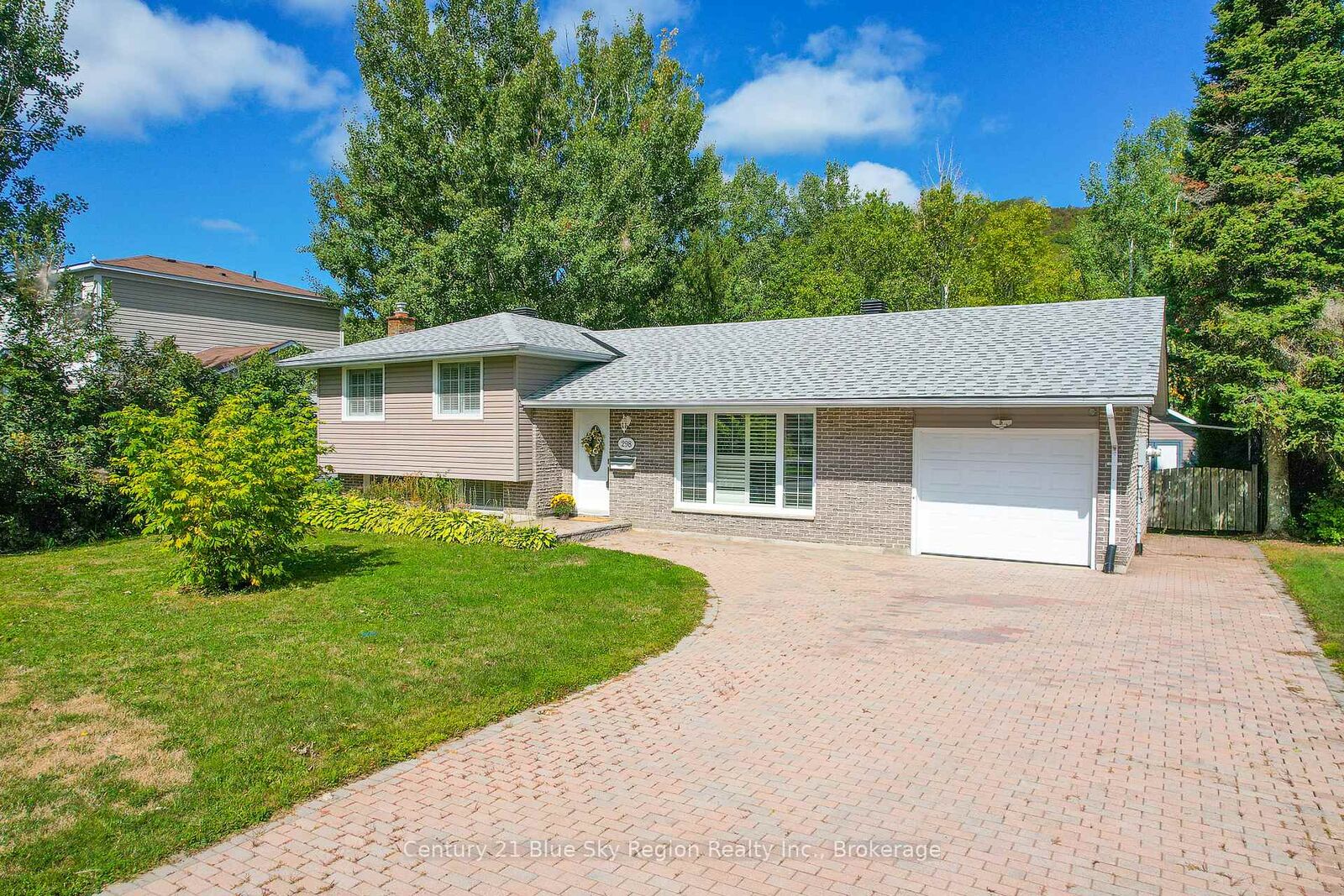 Property Photo:  298 Rancier Street  ON P1B 8M4 