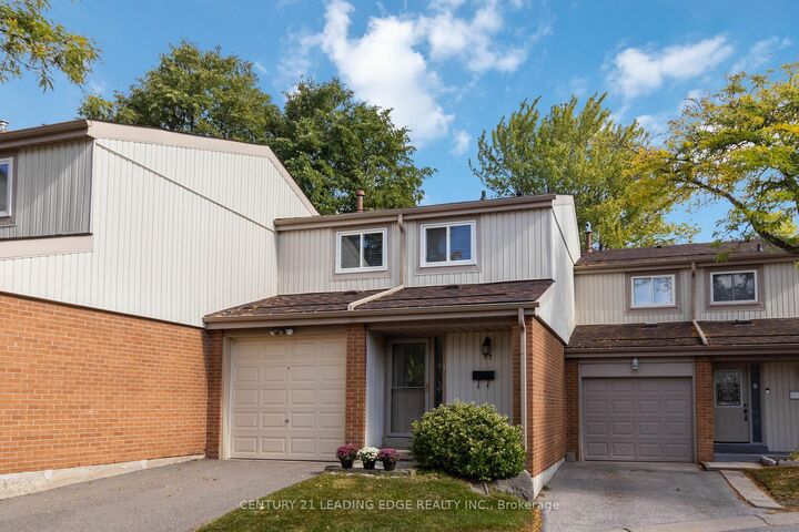 Property Photo: 3339 Council Ring Road 77 ON L5L 2A9