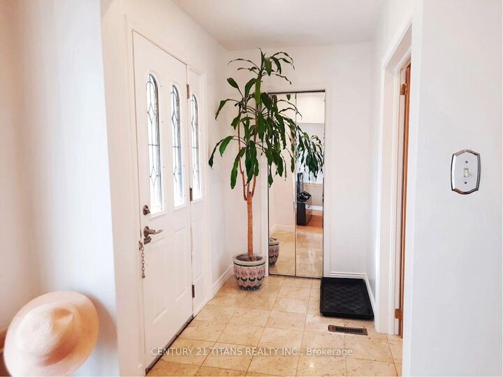 Property Photo: 3 Saugeen Crescent ON M1K 3M8