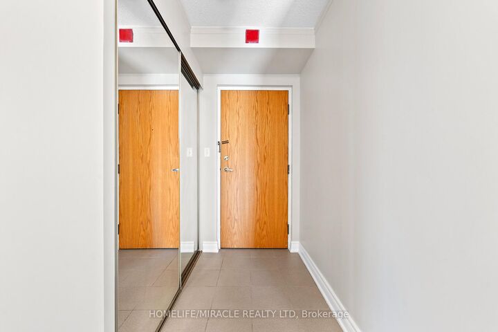 Property Photo:  120 Barrett Court 609  ON K7L 5H6 