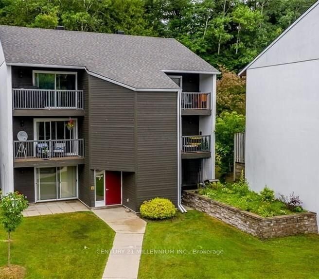 Property Photo:  1102 Horseshoe Valley Road W 114  ON L4M 4Y8 