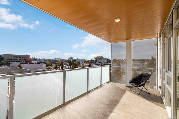 Property Photo:  881 Short St 311  BC V8X 0B7 