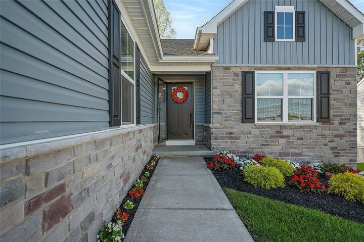 Property Photo: 536 Coughton Cross Dr PA 16037