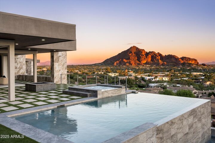 6800 N 39th Place  Paradise Valley AZ 85253 photo