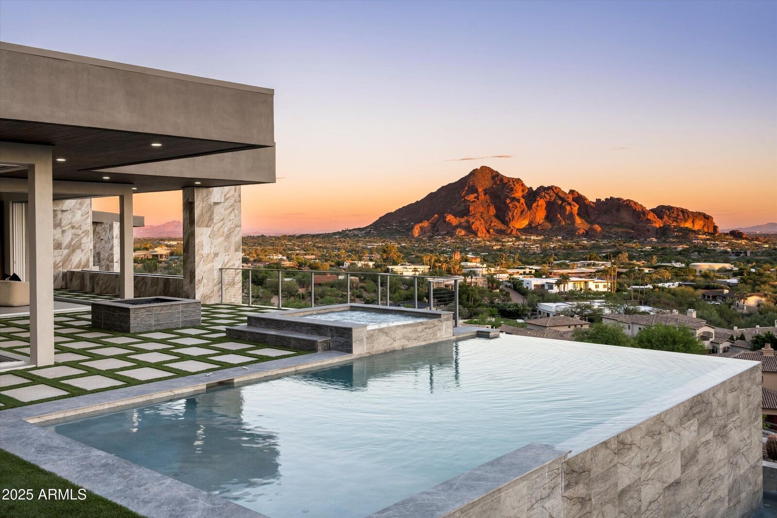 Property Photo: 6800 N 39th Place AZ 85253