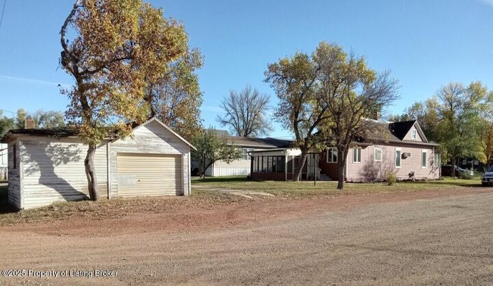 Property Photo:  301 3rd Street NE  ND 58622
