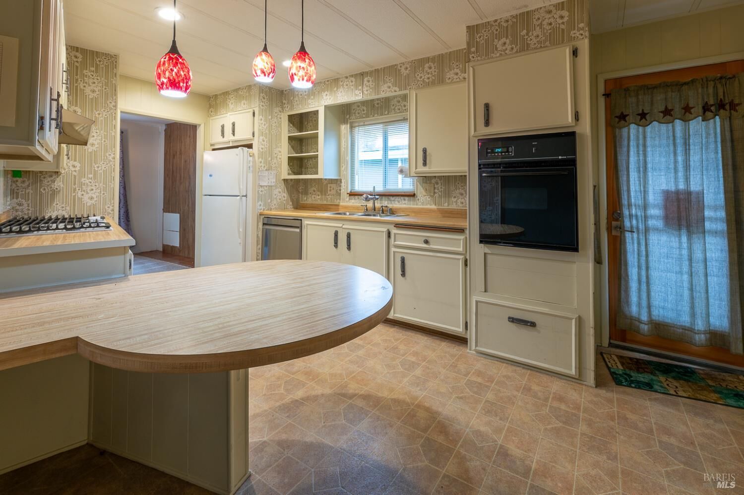 Property Photo: 146 Circulo Todos Circle CA 94928