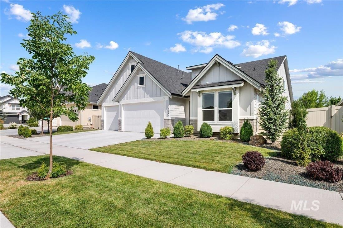 Property Photo: 830 E Territory ID 83646