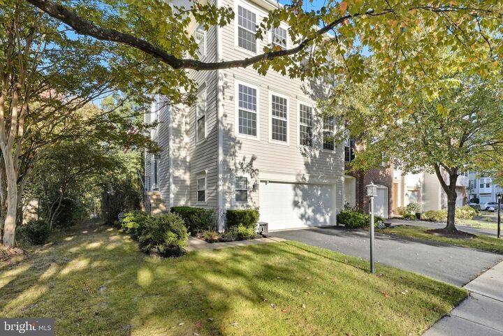 Property Photo:  20711 Waterfall Branch Terrace  VA 20165 