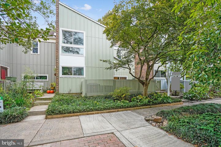 11488 Links Drive  Reston VA 20190 photo