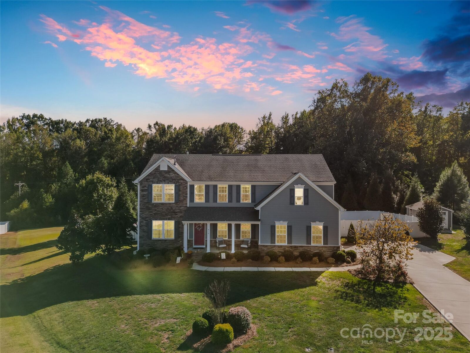 Property Photo: 916 Manorwood Drive NC 28173