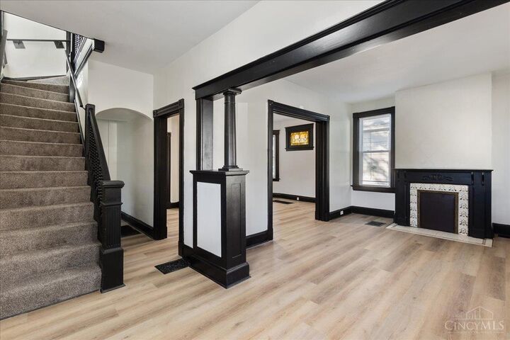 Property Photo: 5213 Kenwood Road OH 45227