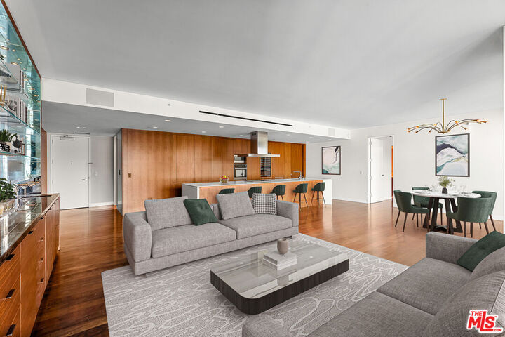 Property Photo:  6250 Hollywood Blvd  CA 90028 