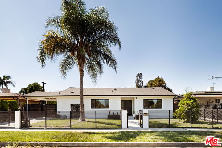 Property Photo:  6151 Atoll Ave  CA 91401 