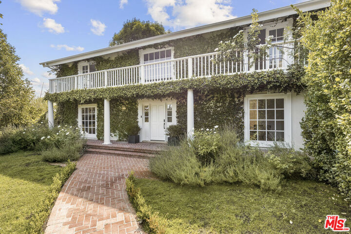 5020 Bilmoor Ave  Tarzana CA 91356 photo