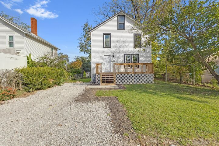 Property Photo:  2480 Parkwood Avenue  OH 43211