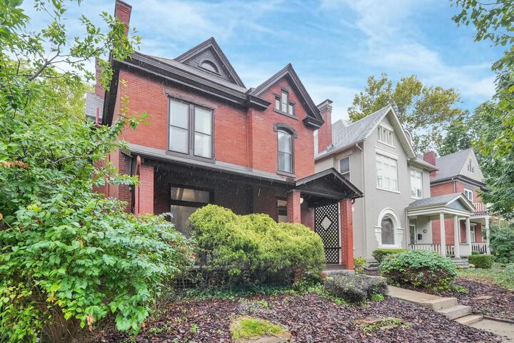 Property Photo: 326 W 5th Avenue OH 43201