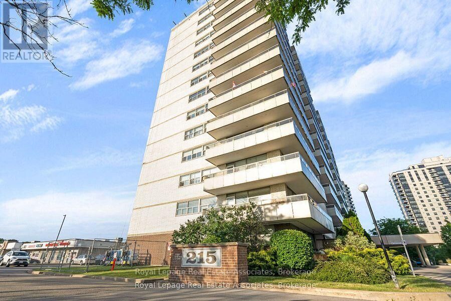 Property Photo: 215 Glenridge Avenue 1204 ON L2T 3J7