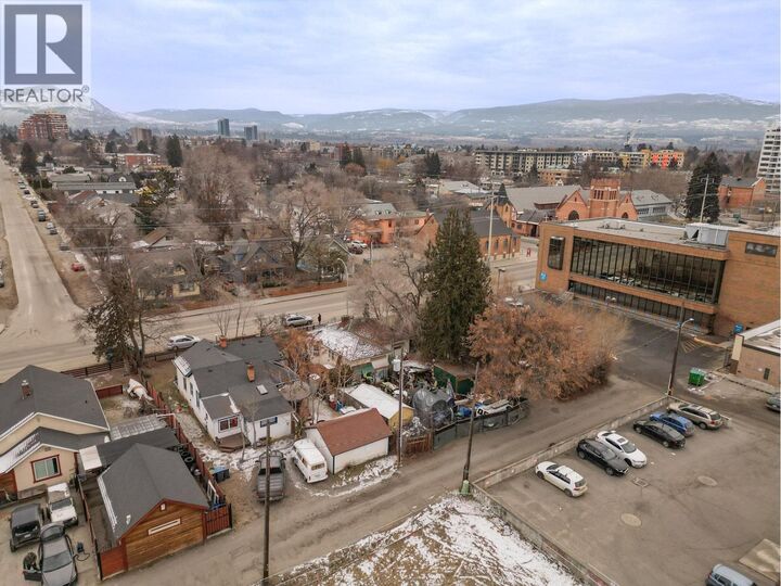 Property Photo:  1470 Richter Street  BC V1Y 2L8 